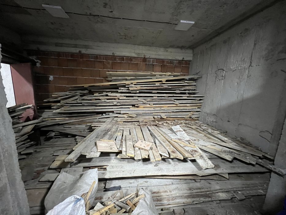 Продавам сух дървен материал