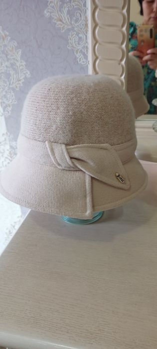 Тёплая шляпа, модный бреед.