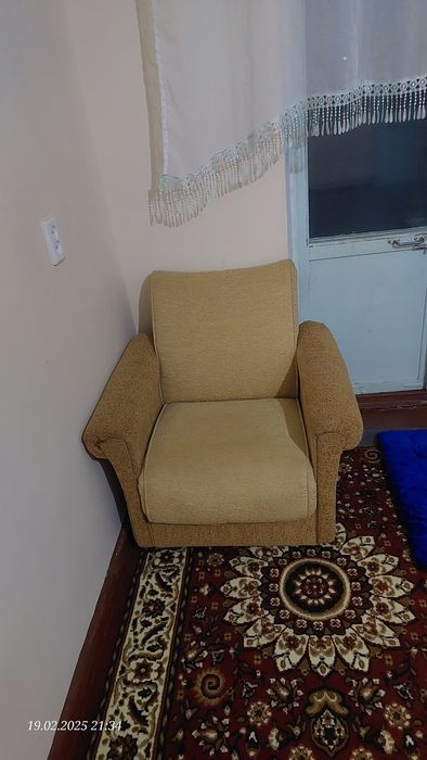 Divan kreslo sotiladi