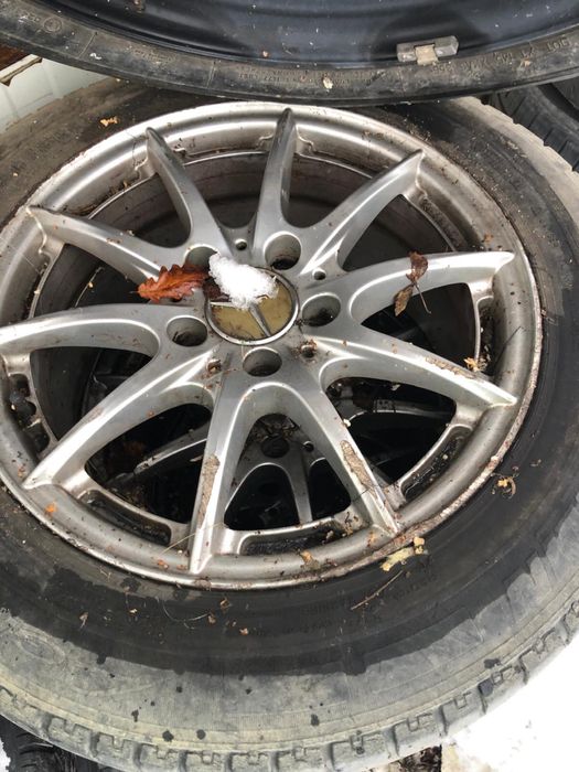 Vând 4 roți: jante aliaj originale BMW e39 cu cauciucuri de iarna