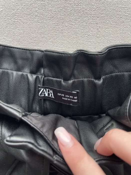 Кожени панталонки ZARA