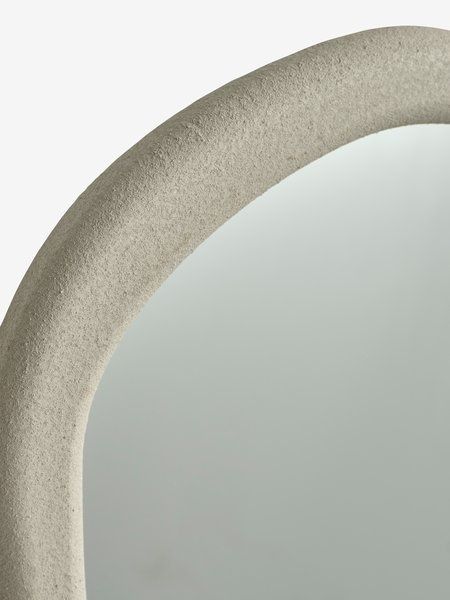 Огледало с неправилна форма