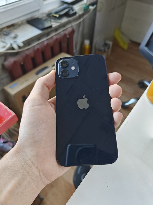 iPhone 12 64гб продам