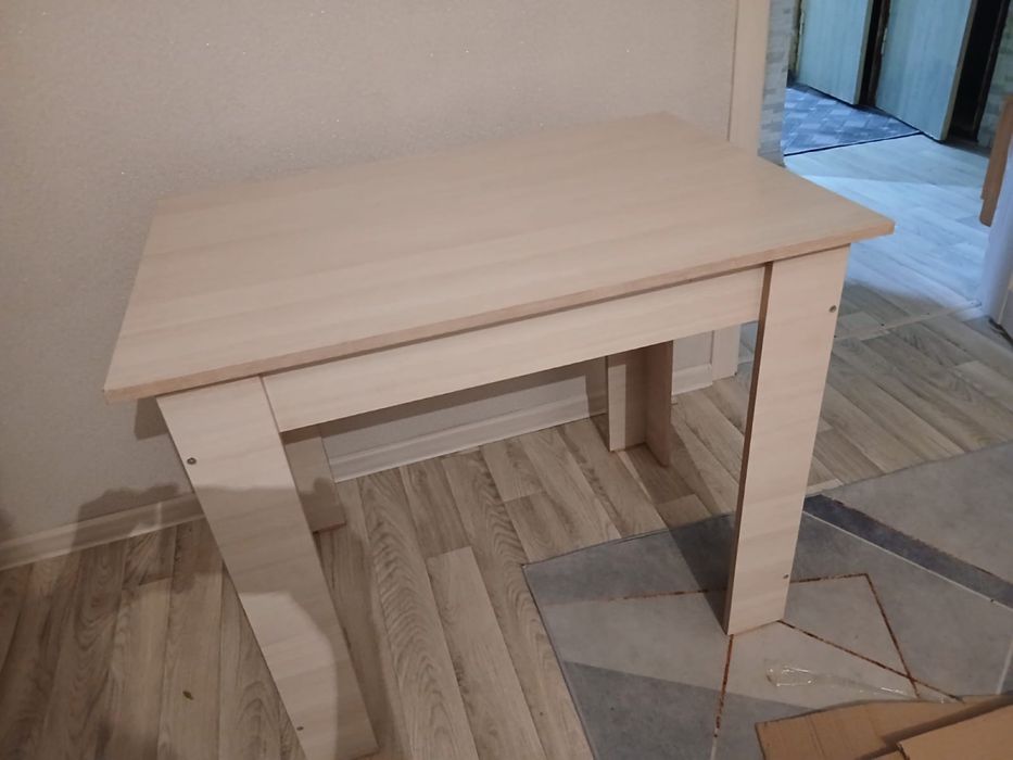 Стол в хорошем состоянии