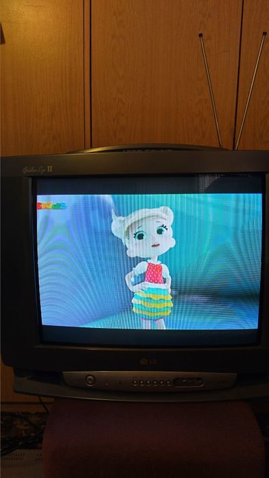 Телевизор LG Golden Eye ll