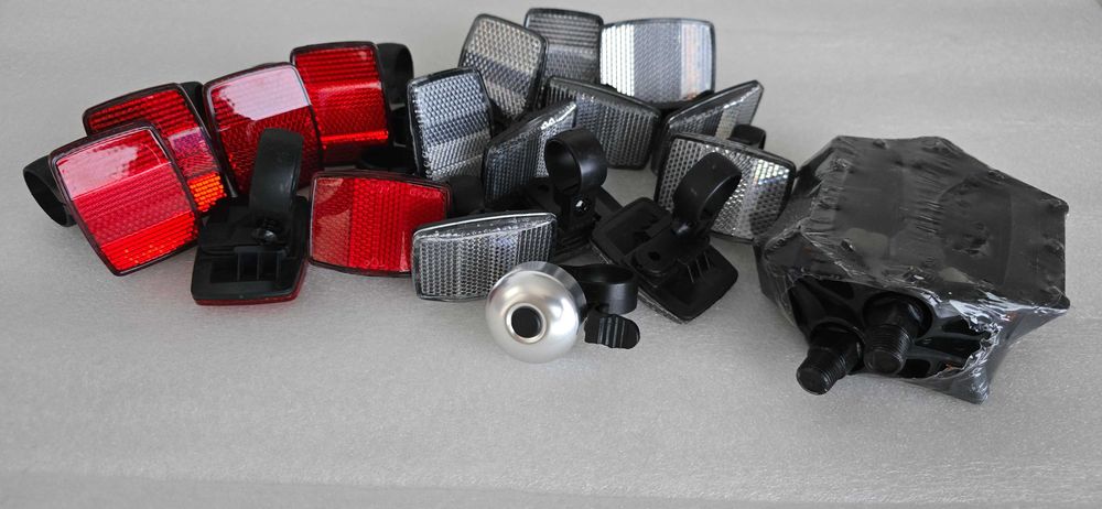 Vand Stopuri Rosii si Albe pt Biciclete, Set Pedale, claxon si Chei hexagonale