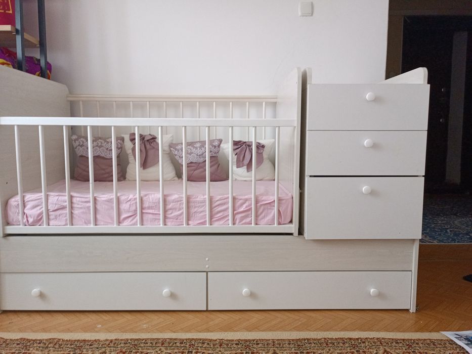 Детская кроватка
