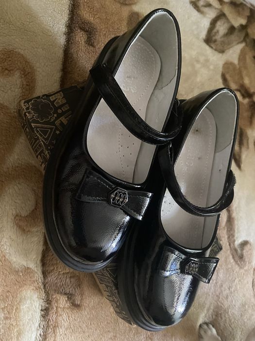 Обувь для девочки 32 р.