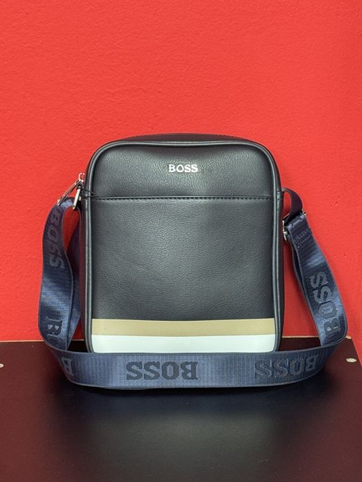 Скидка Сумки через плечо Lacoste Calvin Klein Prada Armani Exchange