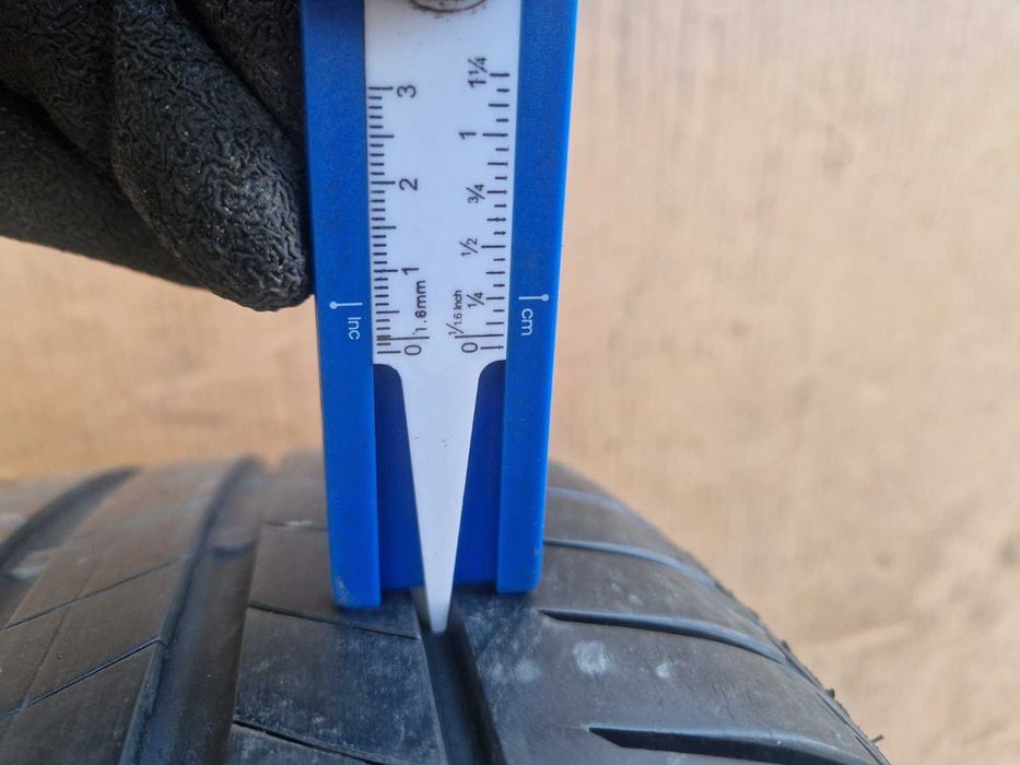 2 Bridgestone R18 225/40 Летни гуми  DOT1621