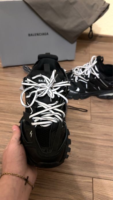 Balenciga trak led