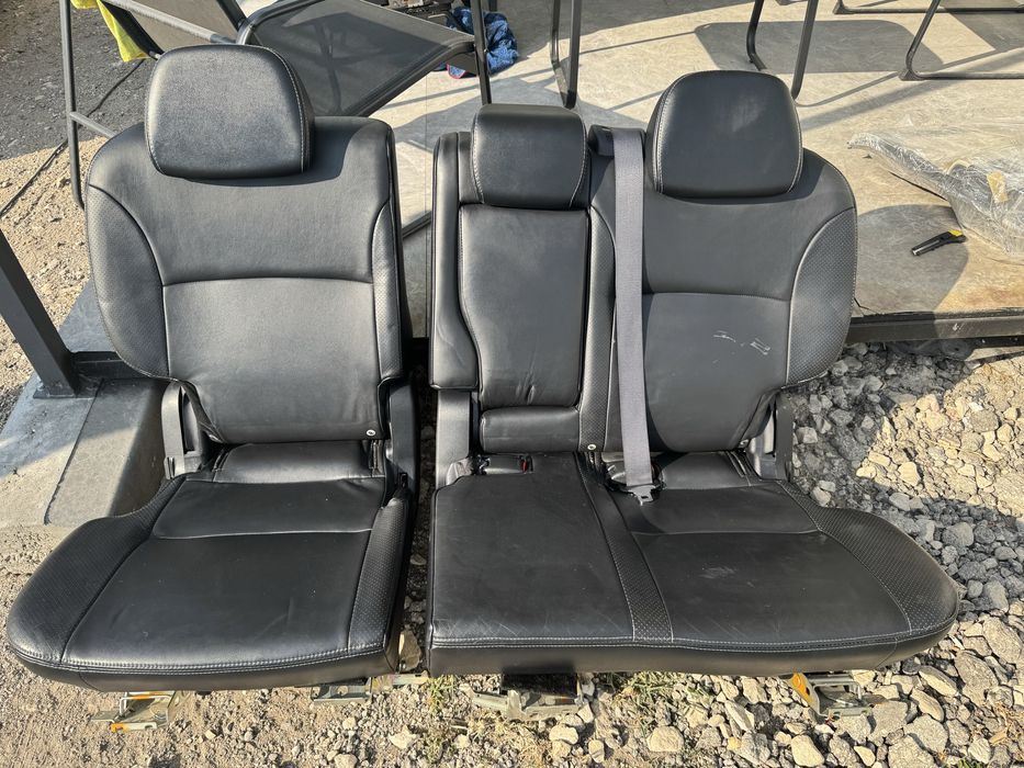Продавам оригинален кожен салон за Mitsubishi Outlander (2011–2013)