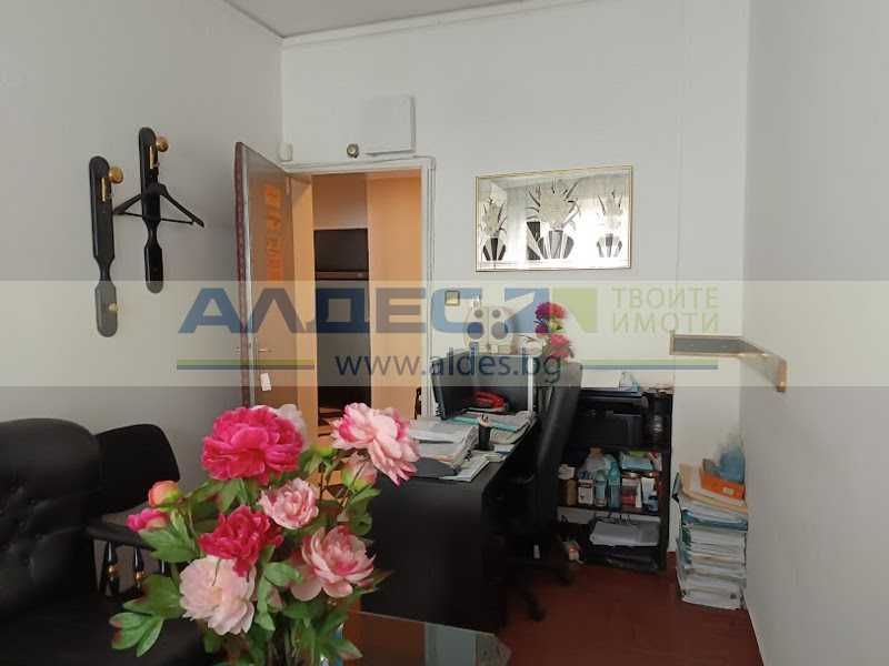 Продава се Тристаен апартамент в София, Център - 75 кв.м за 2618 €/кв.м - Снимка #11