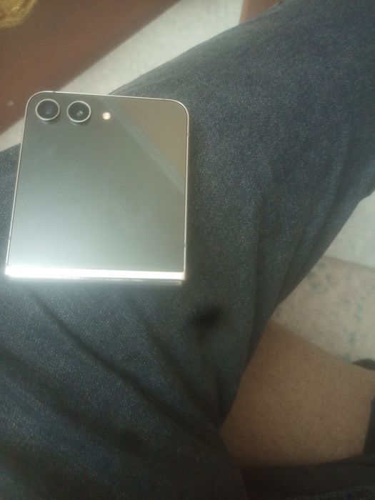 Z flip 5 экран не работает