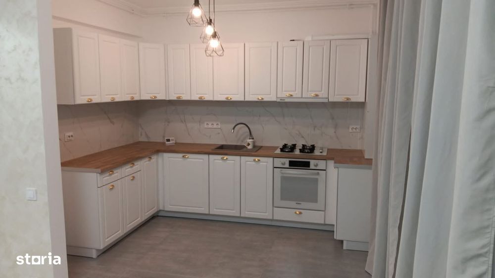 Duplex cu 4 camere,3 bai,2 parcari subterane,zona Terra