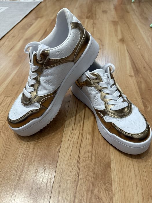 Guess оригинални дамски кецове