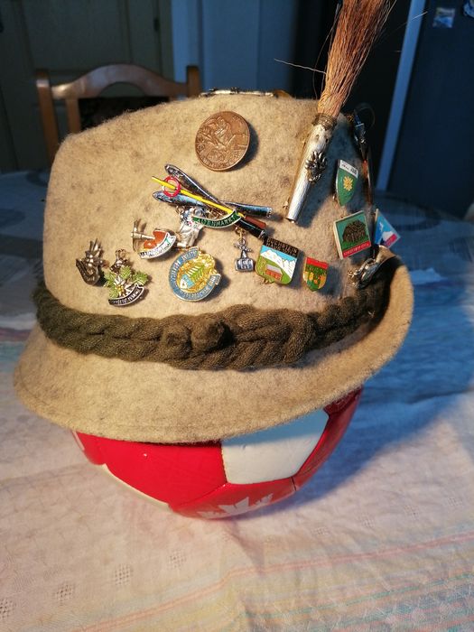 Ловджийско -туристическа  вълнена шапка за ценители