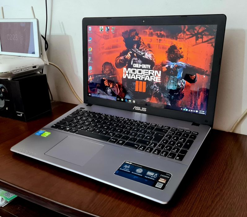 Laptop Gaming Asus X550LD  - Bateria tine 8 ore