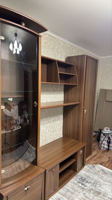 Стенка в гостиную в отличном состоянии Б/У