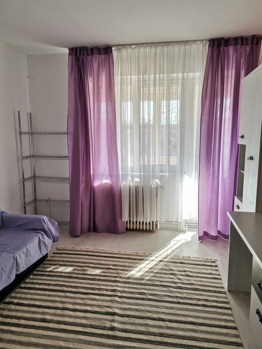 PF vand Apartament cu 2 camere Grigorescu, aproape de scoala si statia de autobuz. Stare foarte buna, complet mobilat si utilat. Pret: 150000 euro