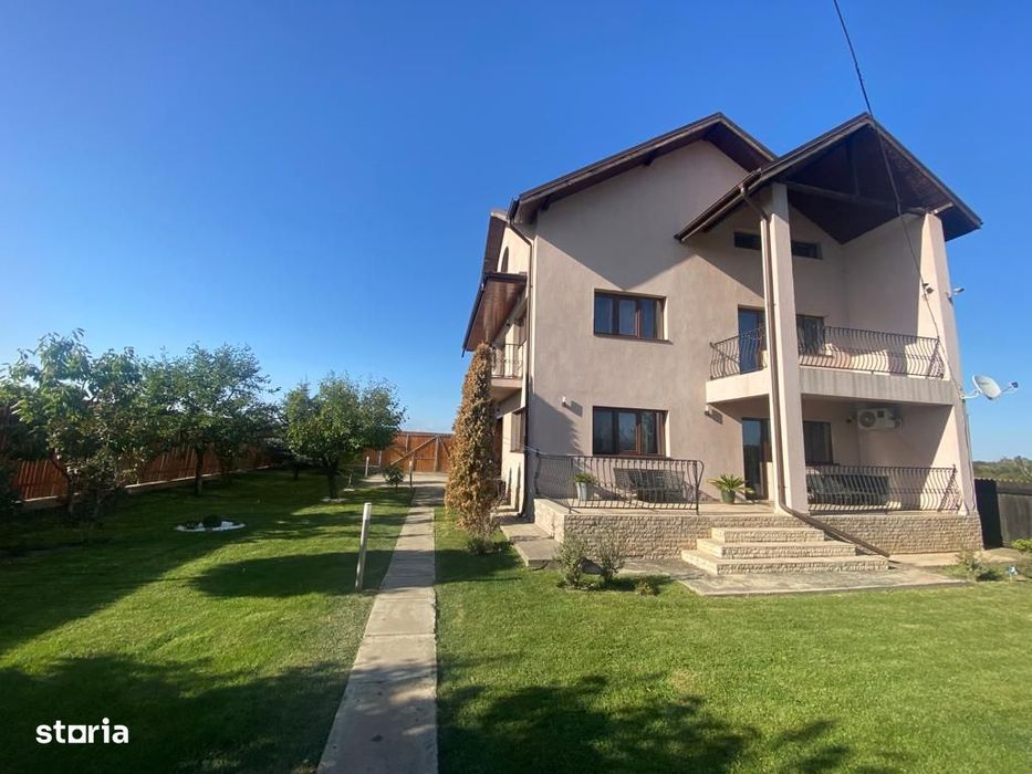 Vilă premium cu grădină spectaculoasă și casă de oaspeți