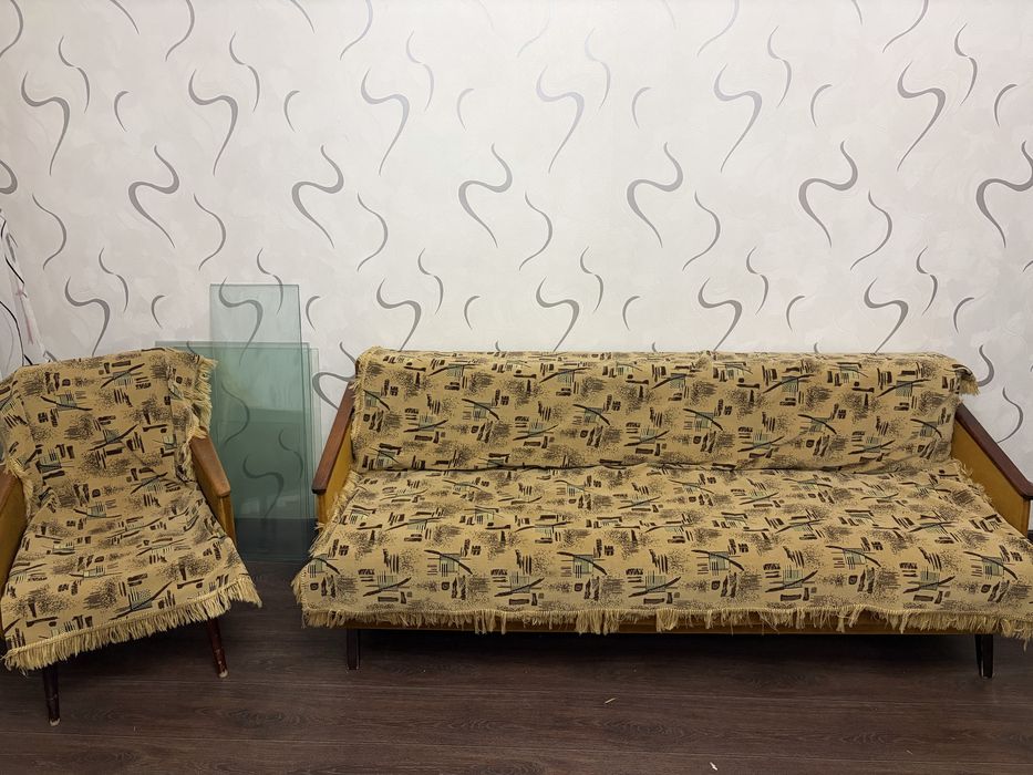 Маленький диван советский продам