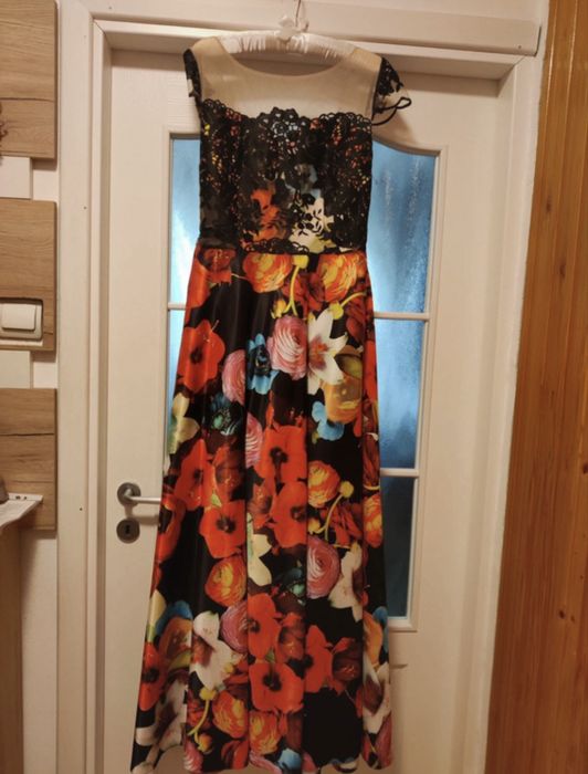 Rochie lunga eleganta cu flori