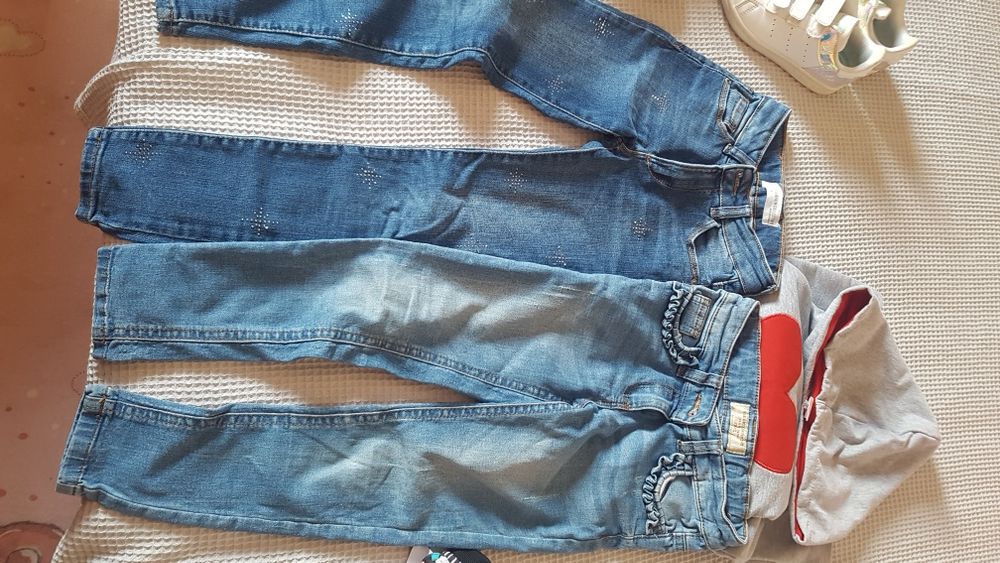 Дрешки за момиче 6г.