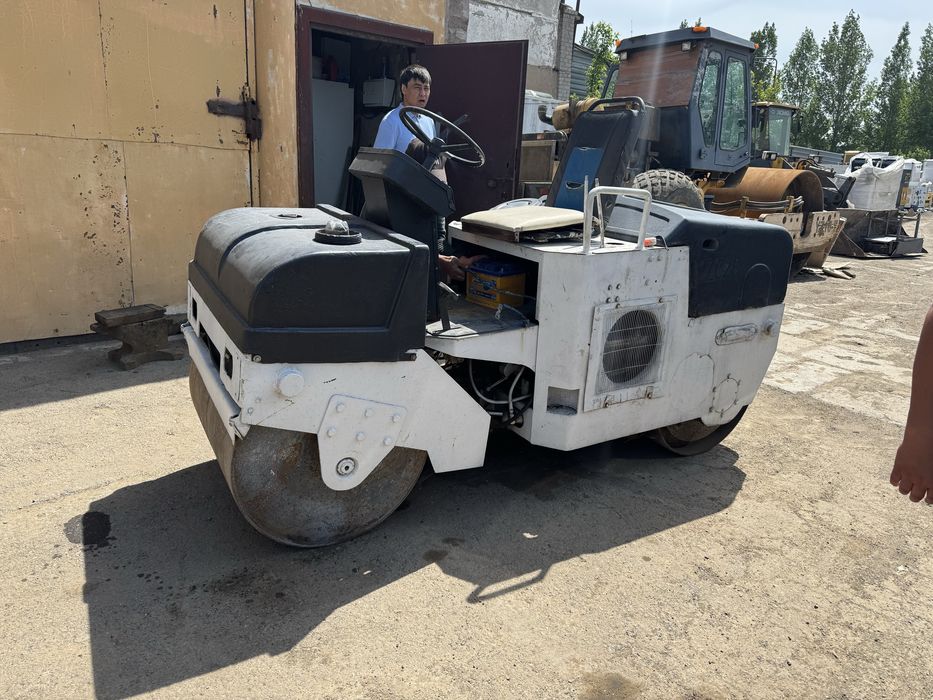 Продам дорожный  каток 3 тонн