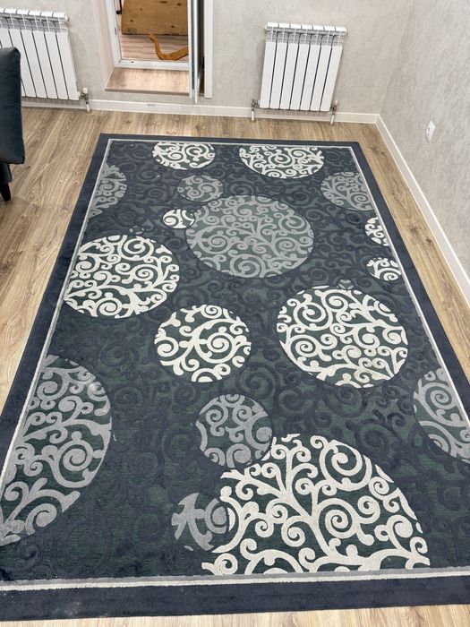 Ковер сатылады.