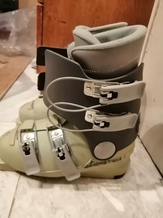 Детски ски и ски обувки