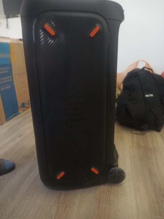 Продам мощную колонку jbl 310