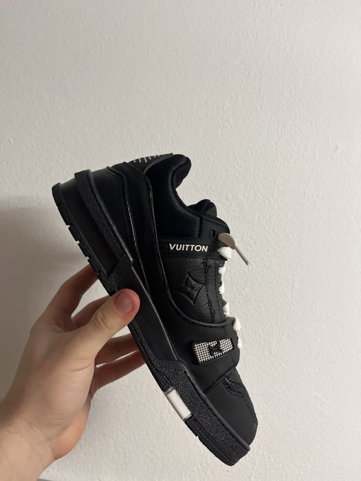 Louis vuiiton sneakers