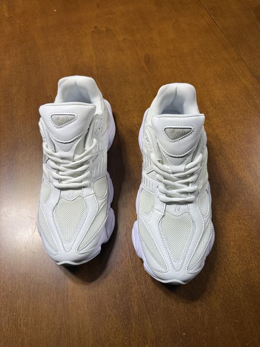 New Balance 9060 42 / 43 / 44 noi new