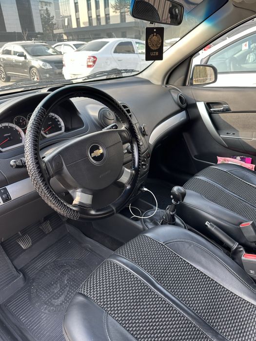 Nexia 3 sotiladi srochna