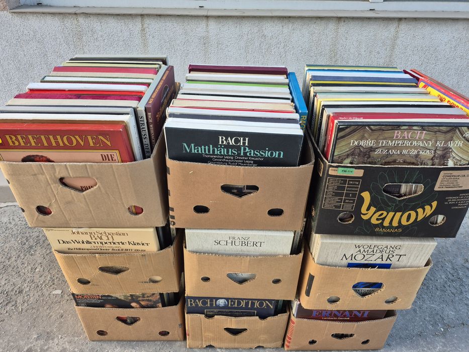 Lot Discuri Vinil colectie 200 in stare buna cu muzica clasică 

- Tot