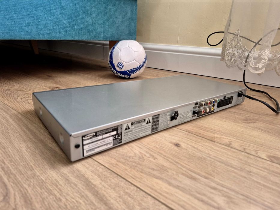 DVD плейър Samsung DVD-P355 с оригинално дистанционно