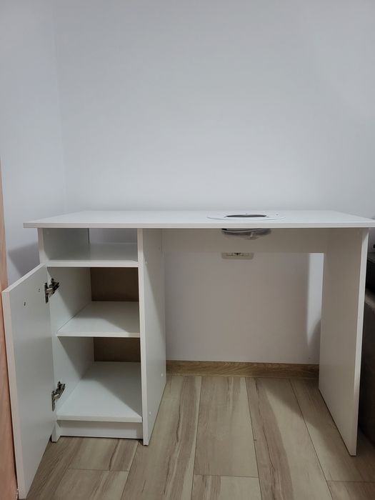 Masă manichiură cu aspirator încorporat