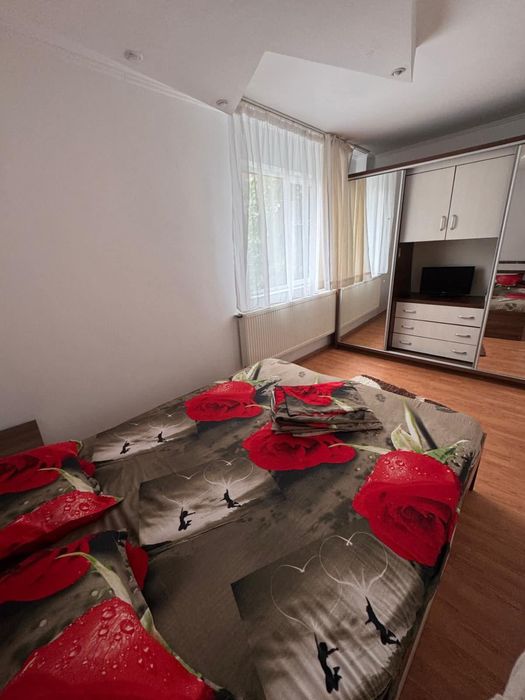 Apartament cu 3 camere in c-uri etaj 3 aprope de cina,gradinita nr 3
