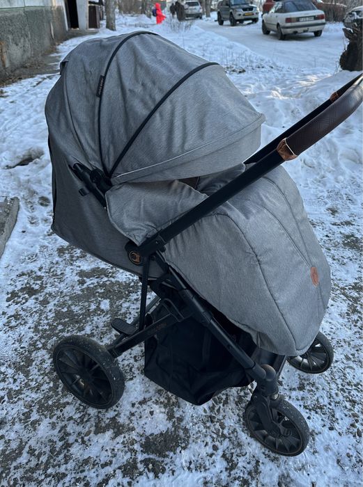 продам коляску новую