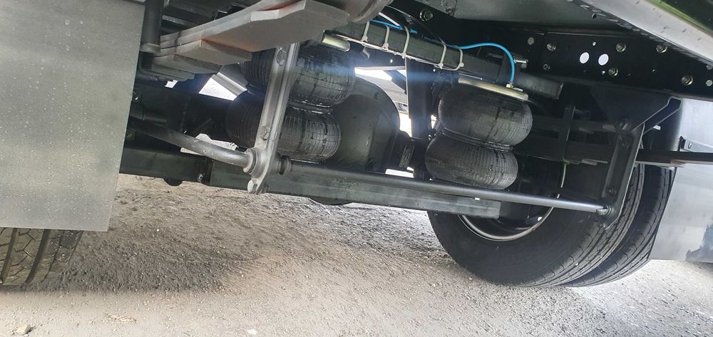 Perne aer suspensie auto – kit complet pentru dube, rulote, SUV,