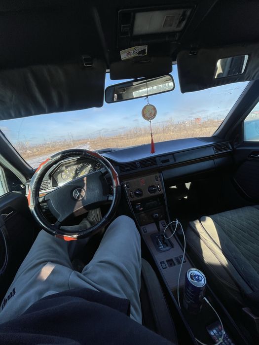 Мерседес 124 2.6 автомат
