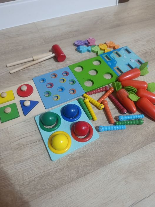 Разнообразни детски играчки