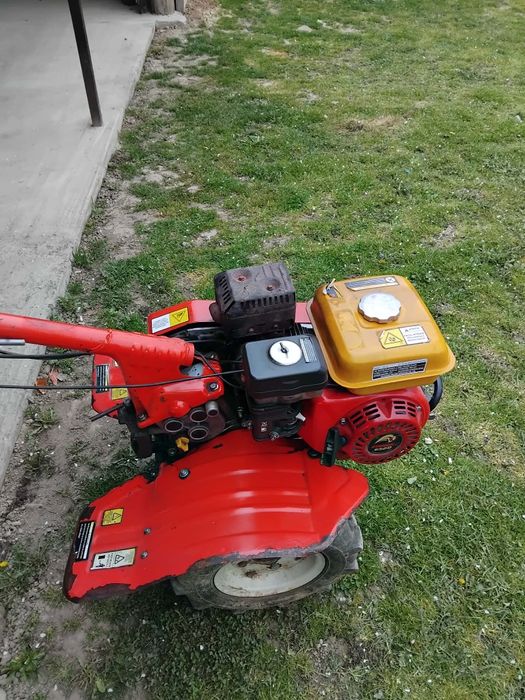 Vând motocultor !!