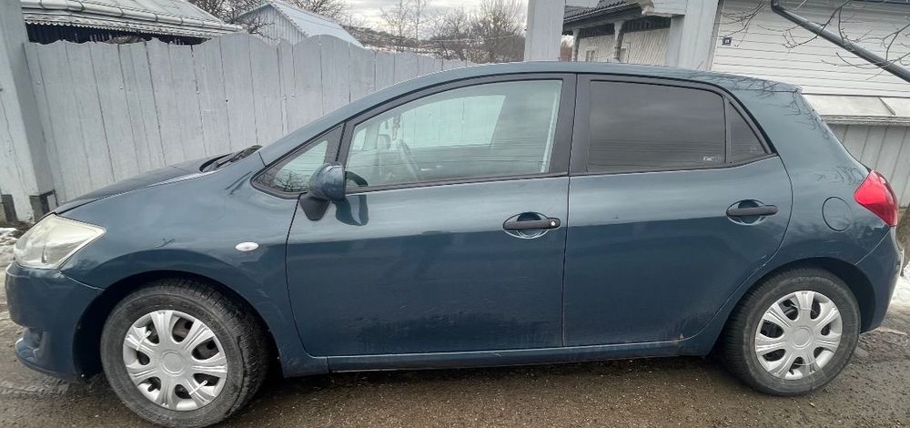Vând Toyota Auris