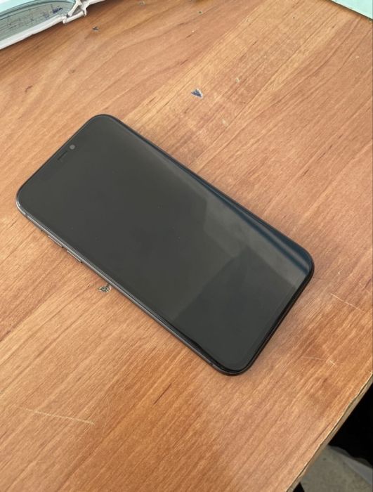 Айфон 11. 128гб. 76емк