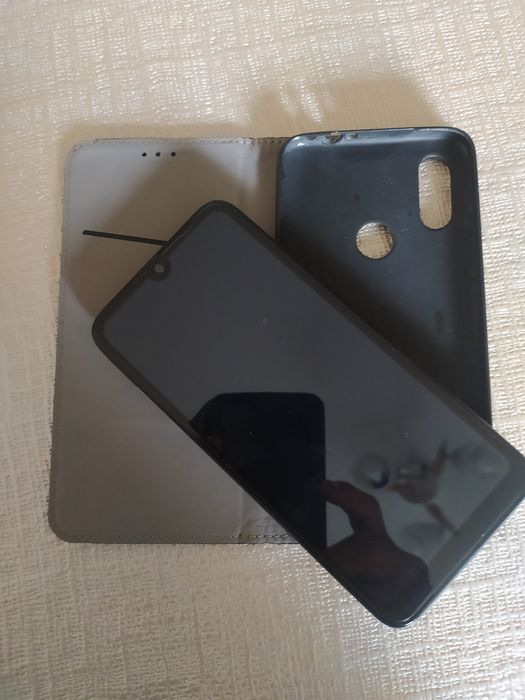 Продавам Linux телефон(ubuntu touch)