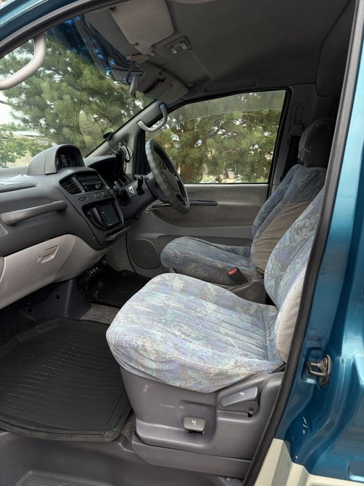 Продам машину Mitsubishi Delica