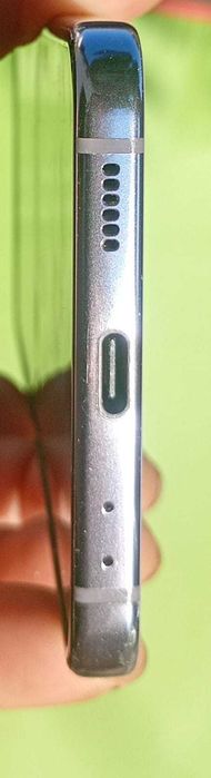 Samsung Galaxy Z Flip 4 - За части (Работеща платка)