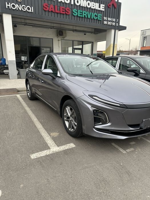 Hongqi e-qm5 2025-yil 500km yuradi 60kwt